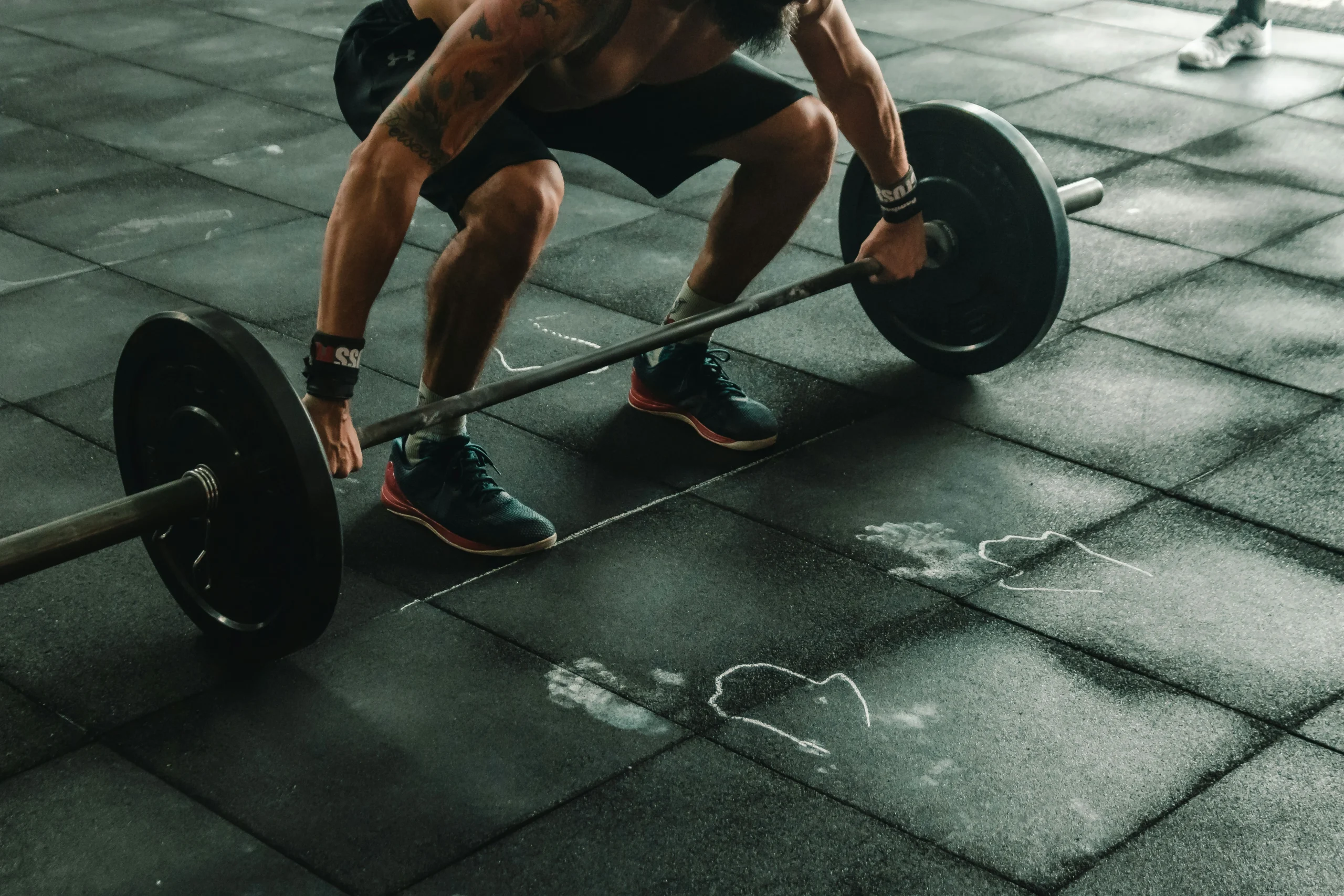 men doing weight lifting
